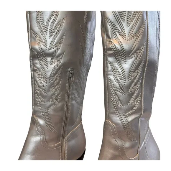Oasis Society Samara Silver Western Boots Size 9